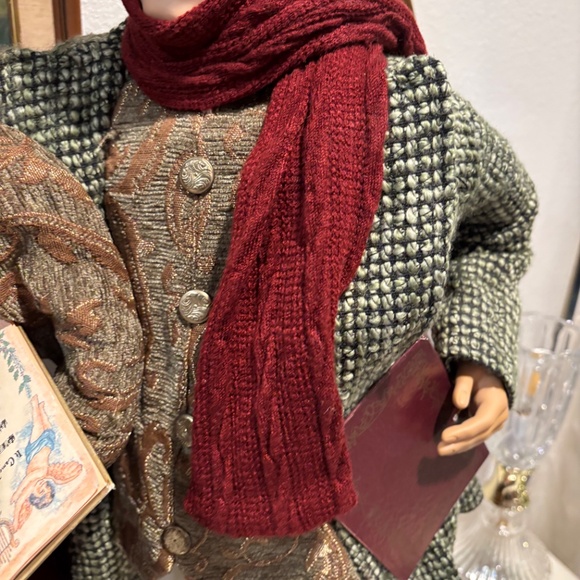 Carolers figurines 4 Christmas real clothing resin. The tallest 28”& 20” Rare - Picture 16 of 16